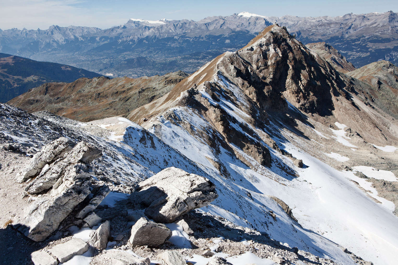 Bella Tola (3025 m) - Blick nach Nordwesten: Sommet des Diablerets; Oldenhorn; Arpelistock; Geltenhorn; Schnidehorn; Wildhorn; Rothorn; Illhorn; Schwarzhorn; Mont Bonvin