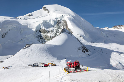 Allalinhorn mit Feejoch und Feegletscher.