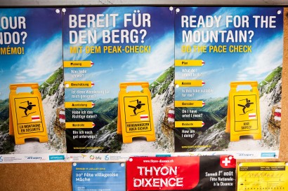 Hinweisschilder - Achtung: Bereit für den Berg